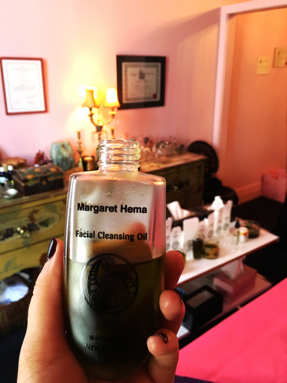 Margaret Hema - a profile of her oils and philosophy by Lucy Revill 'The Residents' Blogger.